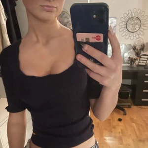 Söt topp  - Aldrig använd. Säljer billigt så ge prisförslag.