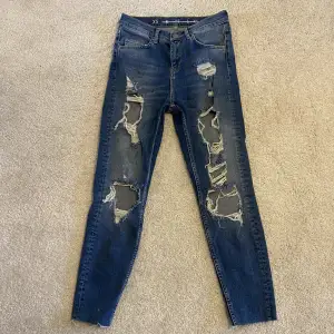 Slitna jeans ifrån bikbok. Storlek xs (stretch)