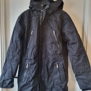 Jacka, herr, Tailored Originals - Herrjacka. Tailored Originals, stl XL, använd fåtal gånger). 250:- (Nypris 999:-). Obs! Något skrynklig på bilderna, men i väldigt fint skick!