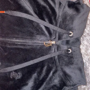 Juicy Couture Överdel Svart - Bra skick, inget hål eller nåt