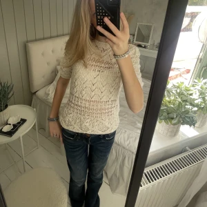 Zara topp - Sjukt fin topp från Zara passar till allt och använd ett fåtal gånger alltså i nyskick💘💘