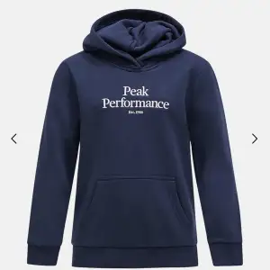 Super snygg och super skön hoodie från peak performance❤️ Säljer för 270 original pris 700kr