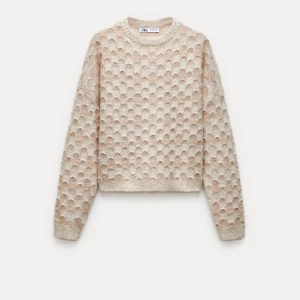 Zara tröja - Säljer denna superfina stickad tröja från zara. Endast använd en gång så i nyskick! Säljer då den tyvärr var för liten för mig 💓Nypris 559kr