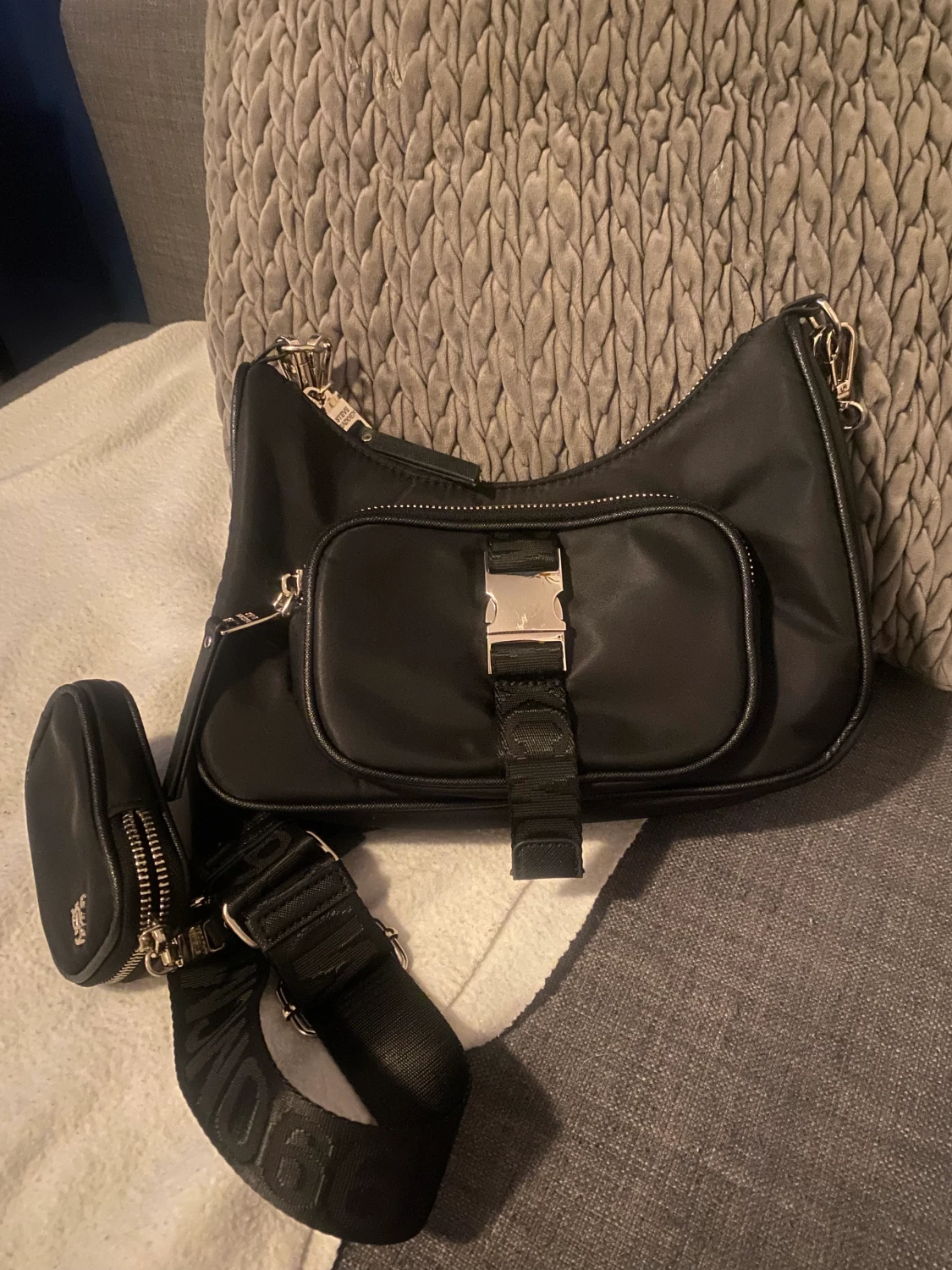 Axelremsväska Steve madden  - 90