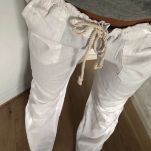 Linnebyxor  - Säljer mina linnebyxor då dom tyvärr inte passade mig.