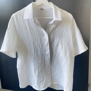 Kortärmad skjorta - Kortärmad skjorta ifrån Shein