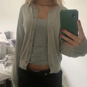 Grå/begje fin kofta💫 - Grå/beige fin kofta 🤎