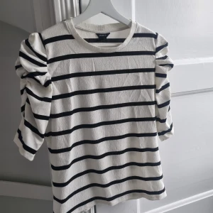 Randig tröja - Superfin randig tröja i superbra skick♡