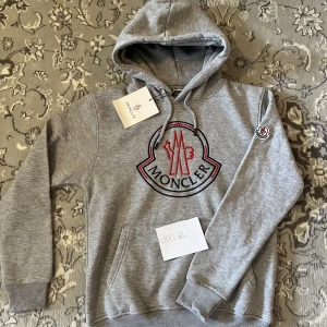 Hoodie  - Storlek S ny 