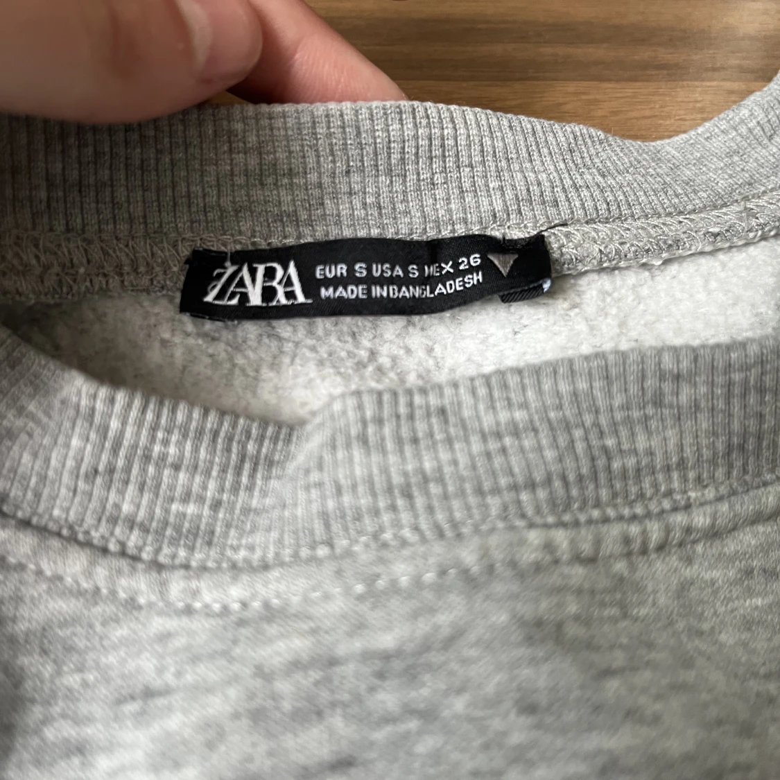 Grå tjock tröja - 90