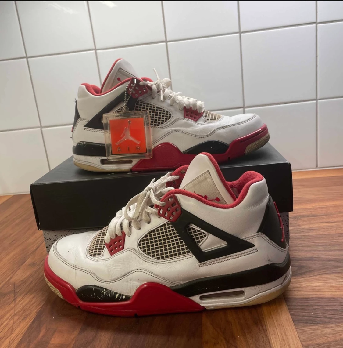 2012 Jordan 4 Fire Red