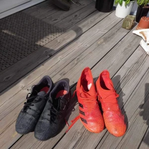 Fotbollskor - Fotbollskor för 200 100kr/par Adidas Predators Nike Phantom 