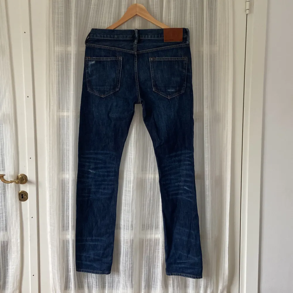 Mörkblå jeans från All Saints ’Iggy Fit’ i mycket fint skick, 10/10. Nypris ca 1200kr. Jeans & Byxor.