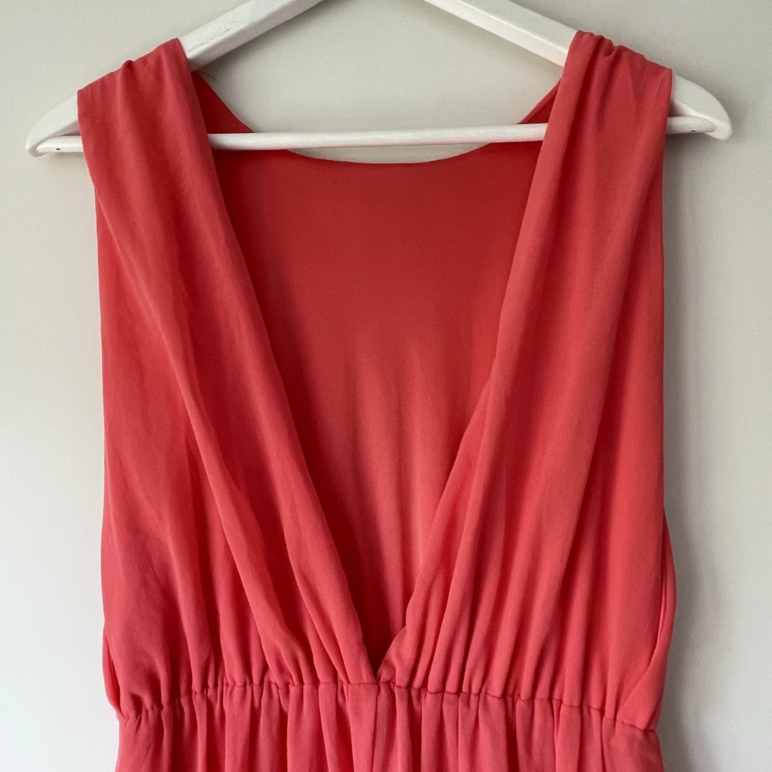 Peachfärgad långklänning m låg rygg, strl S  - 91