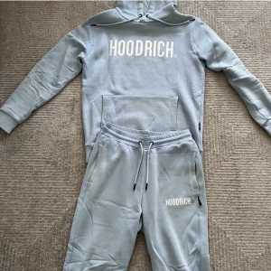 Hoodrich track suit - Aldrig använd ny köpt den är för stor för mig vill sälja den!
