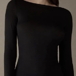 Intimissimi tröja - Jag säljer denna jätte fina Intimissimi tröja pågrund av att den inte har kommit till användning, den är i väldigt bra skick och har använt ca 3 gånger ❤️ köp igenom KÖP NU knappen och tar även imorgon förslag på pris ❤️