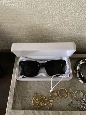 Chimi 04 black - Säljer dessa cleana chimis, knappt använda så det är som nya!