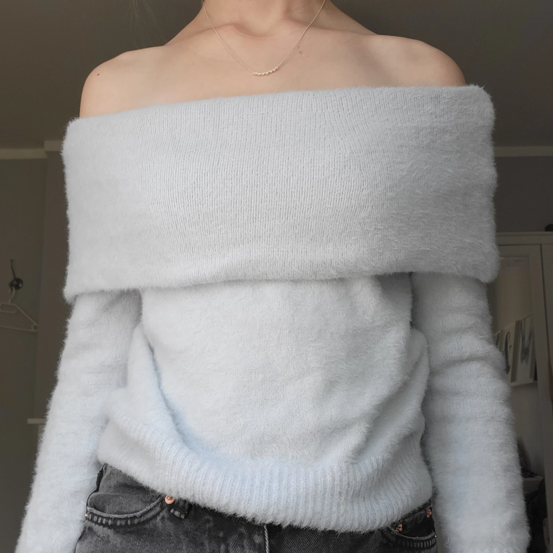 Off-shoulder tröja