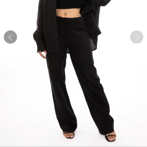 ADSGN Linnebyxor - Aldrig använda svarta linnebyxor från ADSGN