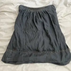 Vintage Zadig Voltaire tröja/kjol (kan ha på båda sätt), thriftad men oanvänd🤘🏻