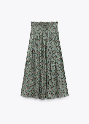 Mönstrad långkjol zara - Jättefin mönstrad långkjol från zara! Aldrig använd, prislapp sitter kvar💕 priset kan diskuteras!