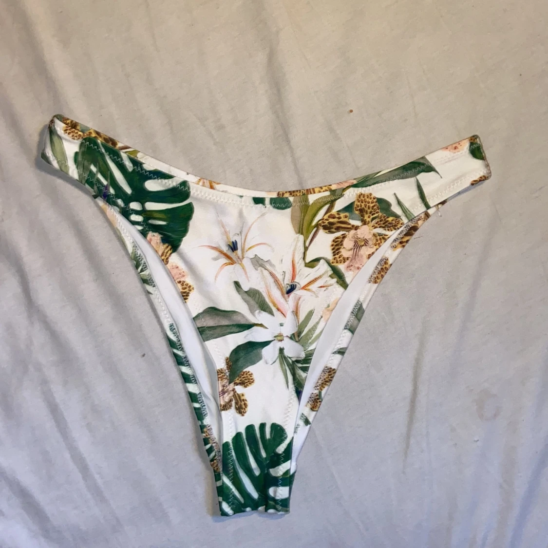 Bikini 100kr - 90