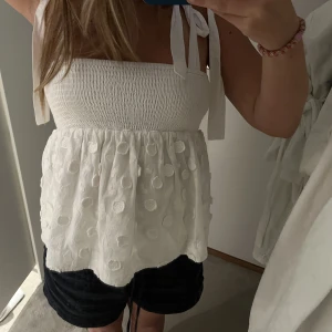 &otherstories topp - så söt med knuten upptill💐 använd sparsamt!