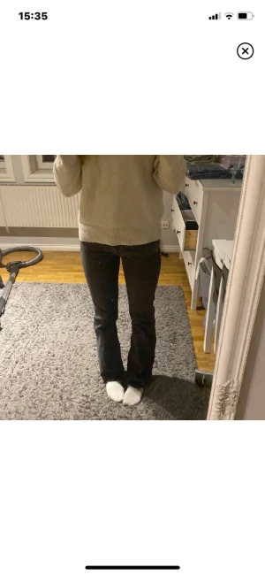 Jeans - Jeans från zara i modellen Mia bootcut💗