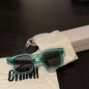 Chimi 04 - Säljer ni mina chimis som ej går att få tag i speciellt inte i detta skick! Använda någon enstaka gång annars så har de legat i fodralet i min garderob. Färg: Aqua