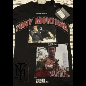 PHILIPP PLEIN - Säljer helt nya Philipp Plein Tshirts jag fått i present som jag inte har någon användning av. (Styckpris) Såklart så är de äkta med tagg på. De är köpta från butik. Kan även frakta om det önskas. Ordinariepriset för T shirtsen ligger runt 10 000kr.