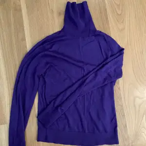 comfy turtleneck with long sleeves from zara!  purple 🟣 size L