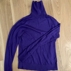 purple turtleneck 💜 - comfy turtleneck with long sleeves from zara!  purple 🟣 size L