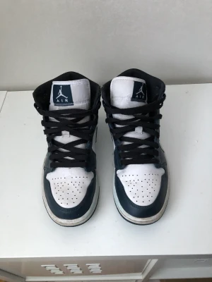 Jordans - Säljer mina Jordans då de inte är till användning nåt mer. De är i bra skick, använt de lite under föra sommaren. Kan gå ner i pris vid snabb affär 😀