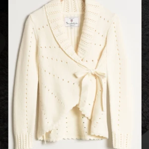 Bondelid kofta - Super fin stickad kofta från bondelid. Storlek S men passar mig som har M också.