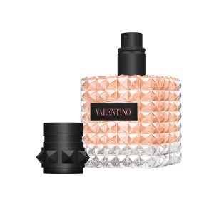 Valentino Donna born in Roma  - Valentino Donna born in Roma Coral Fantasy parfym. 50ml, använd tre gånger, köpt i veckan på Sephora men säljs då jag har en annan parfym. Nypris 1120 kr🌸