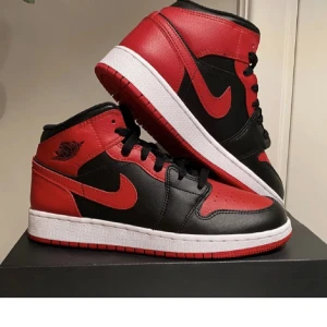 Jordan 1  - Skriv vid intresse ❤️cresskyd ingår 