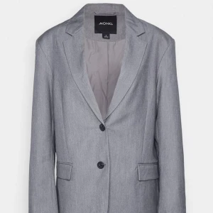 Grå blazer från Monki!  - Jag säljer min gråa blazer som är lite oversize från Monki i storlek xxs. 