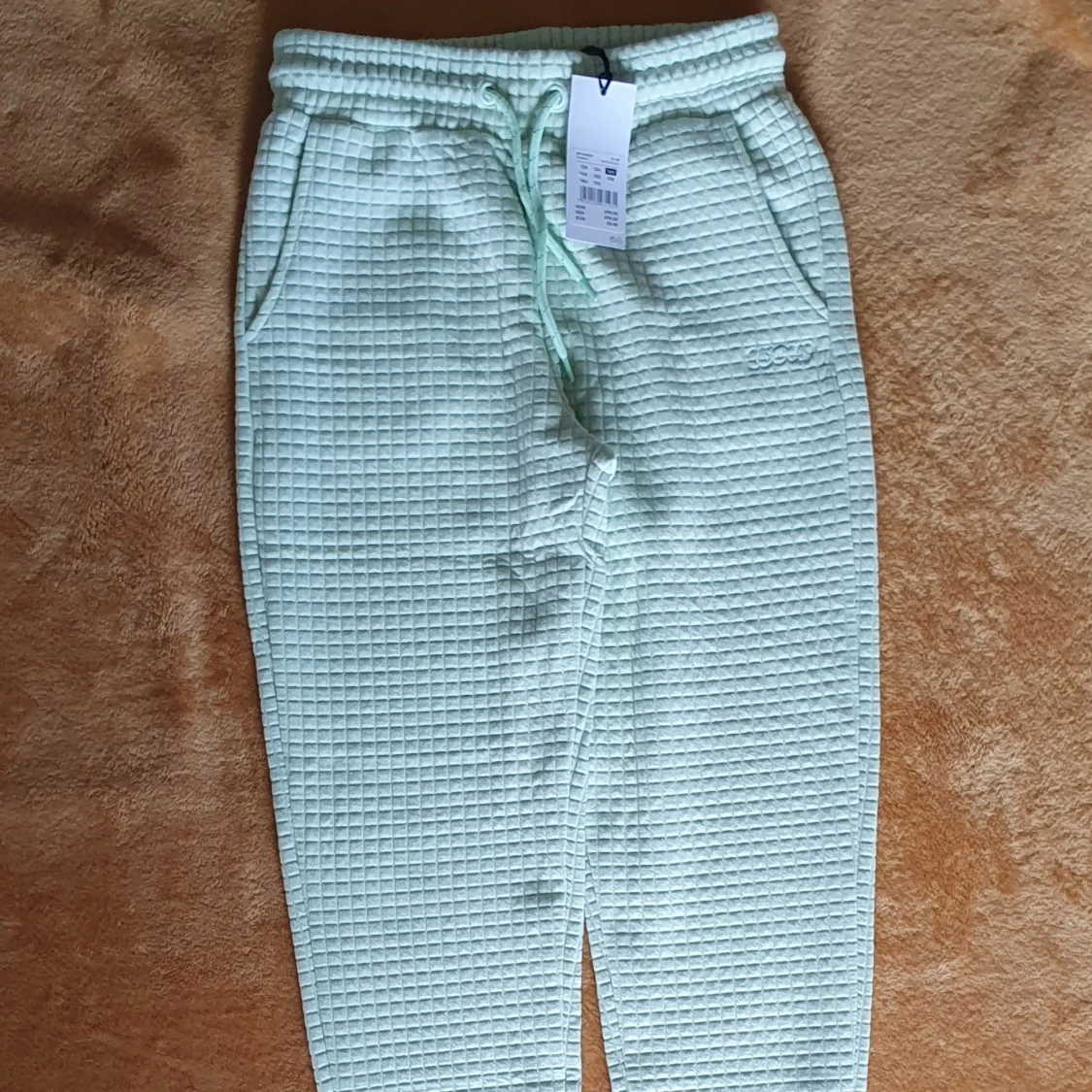 fina gröna byxor för 75kr original pris 299kr - 90