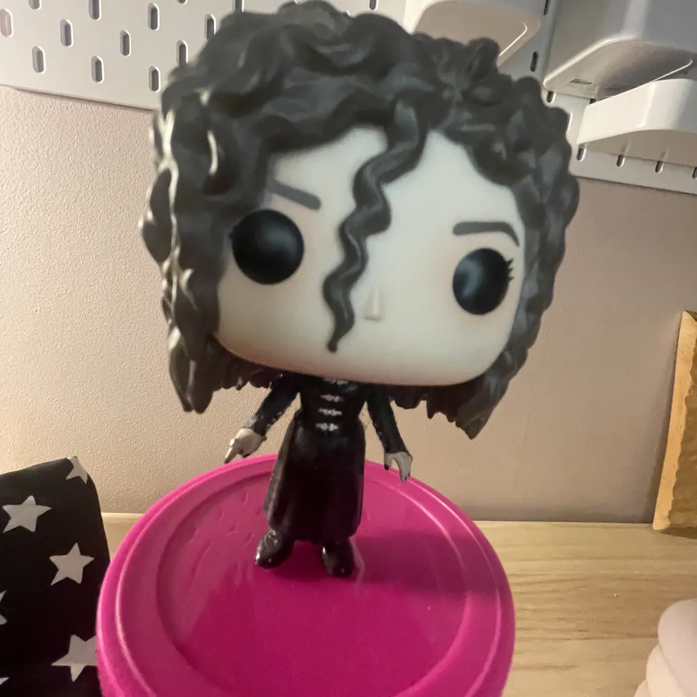 bellatrix lestrange från harry potter funko pop utan några defekter❤️. Övrigt.