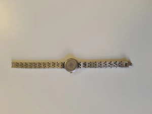 Klocka - Damklocka i titan med 3 ATM vattenskydd (tål vattenstänk/regn)