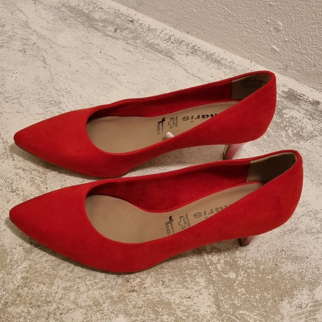 Tamaris klackskor i mocka