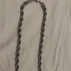 Cordell kedja silver  - Cordell kedja silver rostfritt doppad Storlek 6mm tjock kedja 60 centimeter Äkta