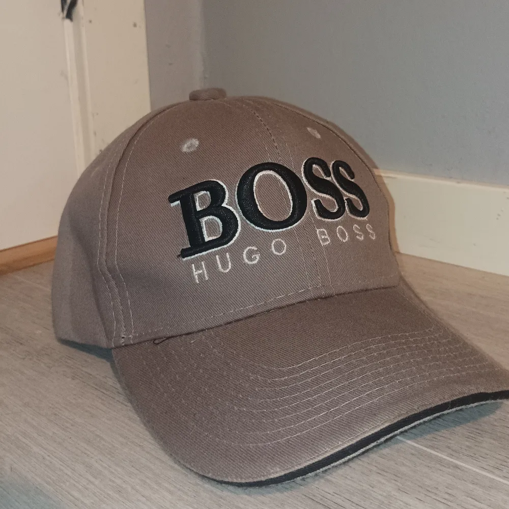 Säljer en Hugo boss keps. Har aldrig använt den. Bra kvalitet. . Övrigt.