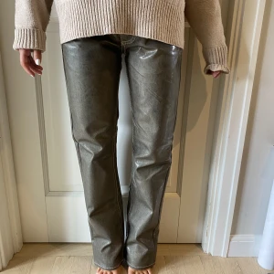 Eytys jeans - Säljer dessa såååå snygga och coola eytys jeansen. Endast använda 1 gång och perfekt skick. Or