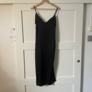 Klänning - Superfin klänning. Skulle säga att den sitter S