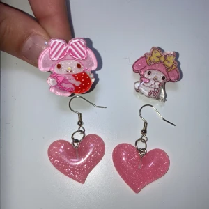 Kit - Gulligt kit med en Ring, ett par örhängen och en mini hårklämma, alla oanvända