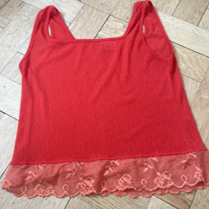 Second hand blus/linne - Orange/röd, genomskinlig, y2k, snygg, cool, sommar blus