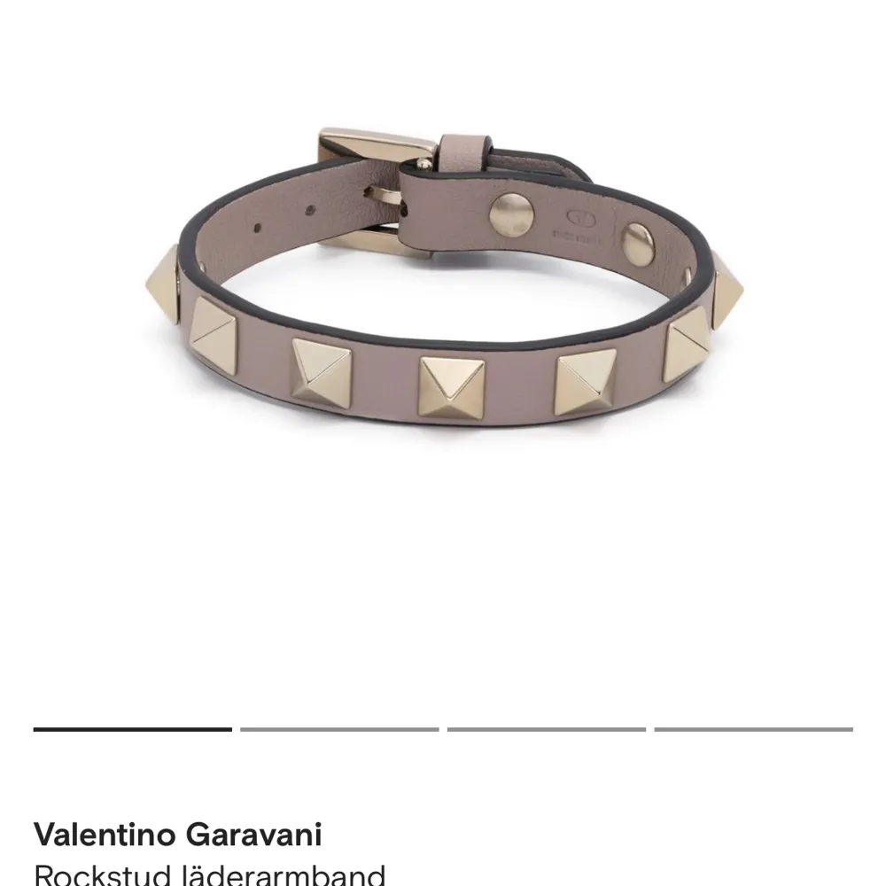 Säljer mitt fina Valentino armband då det inte kommer till användning längre. Köptes på Farfetch, med kommer armbandets box och äkthetsbevis. Pris kan diskuteras vid snabb affär. Finns lite täcken på användning vid spänningen. Accessoarer.