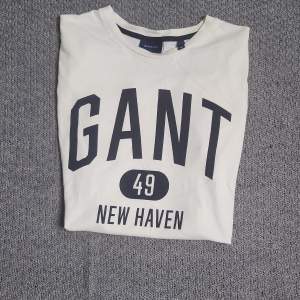 Säljer denna Gant tröja lite använd 