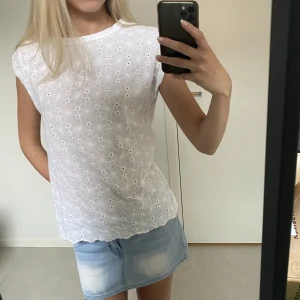 Spets topp - Vit fin spetstopp🌸